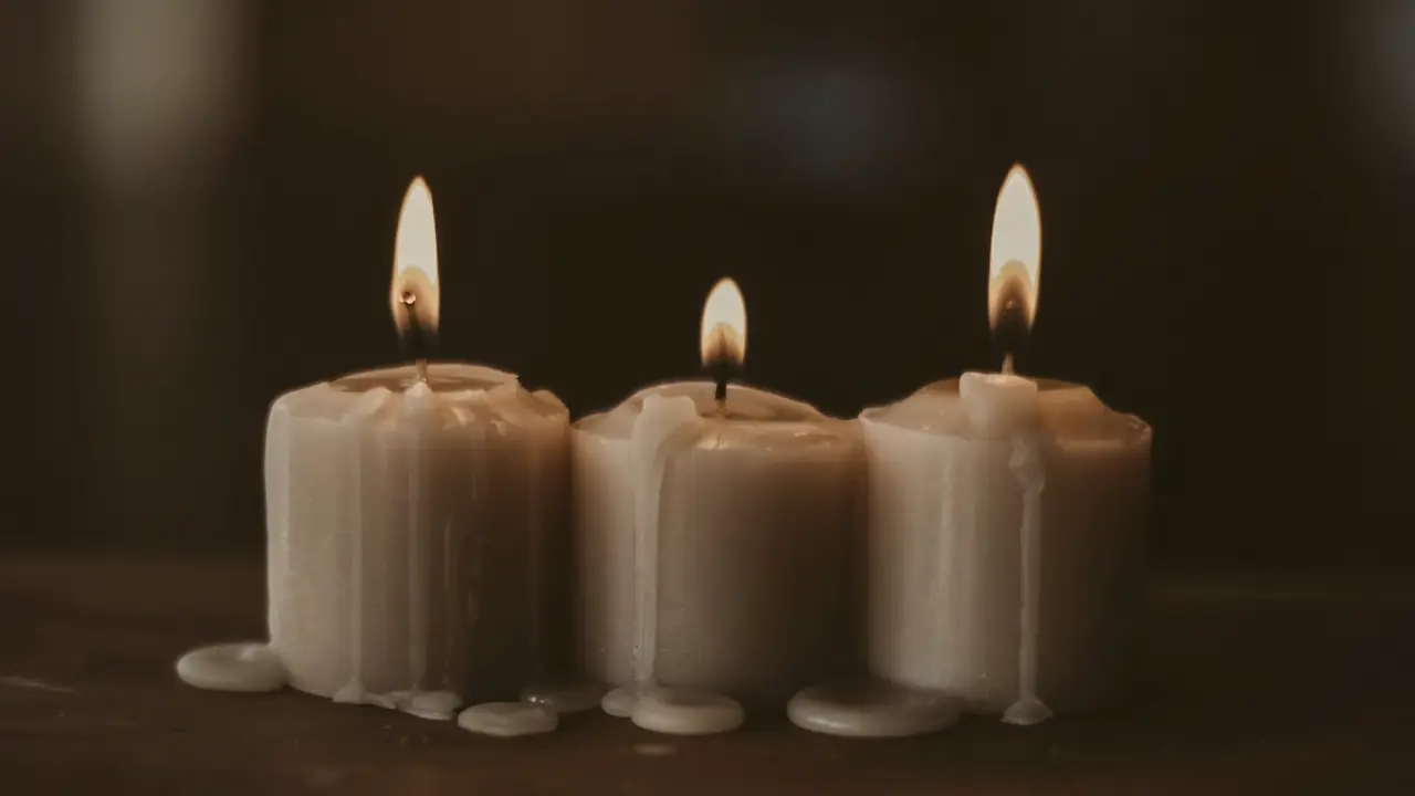 Soft candlelight beside a massage setup in a Dubai home